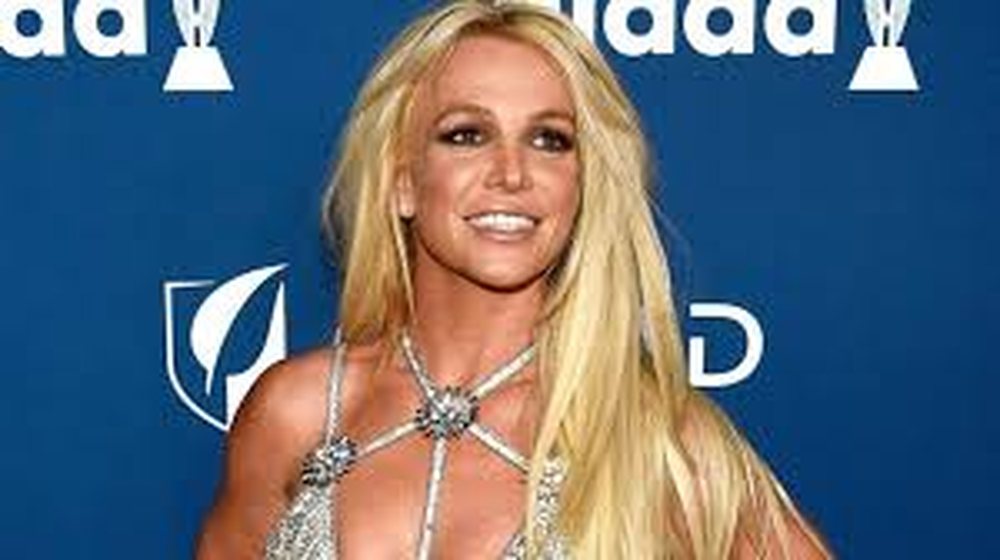 Britney Spears thyen heshtjen pas arrestimit