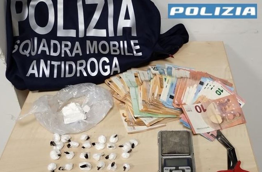 Pjes&euml; e trafikut t&euml; kok&auml;in&euml;s/Arrestohet shqiptari n&euml;