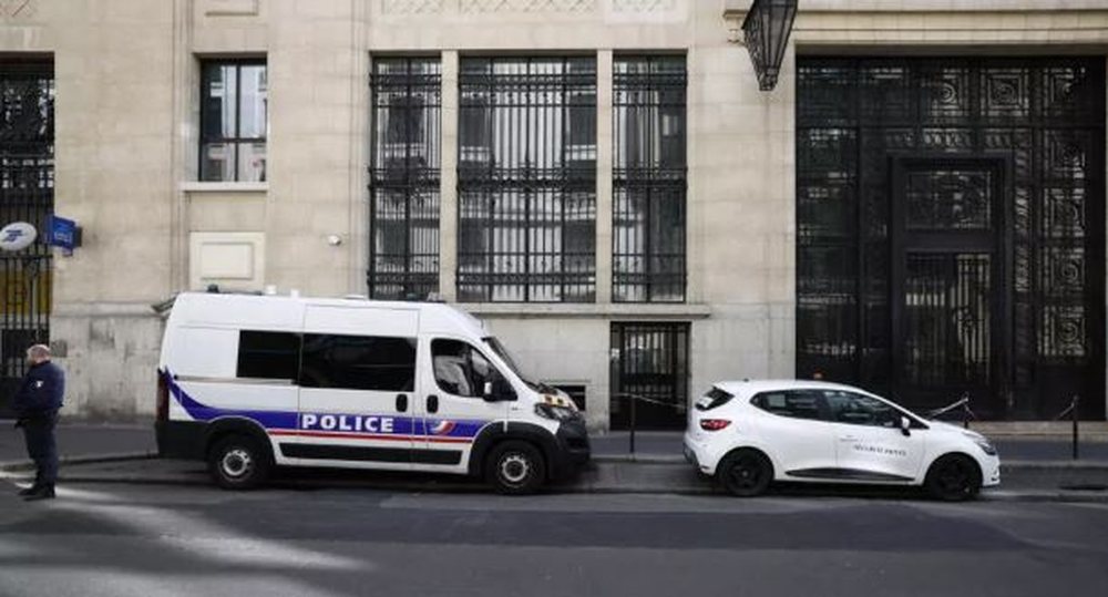 Parandalohet sulmi me mjet shp&euml;rthyes ndaj nj&euml; banke n&euml; Paris,