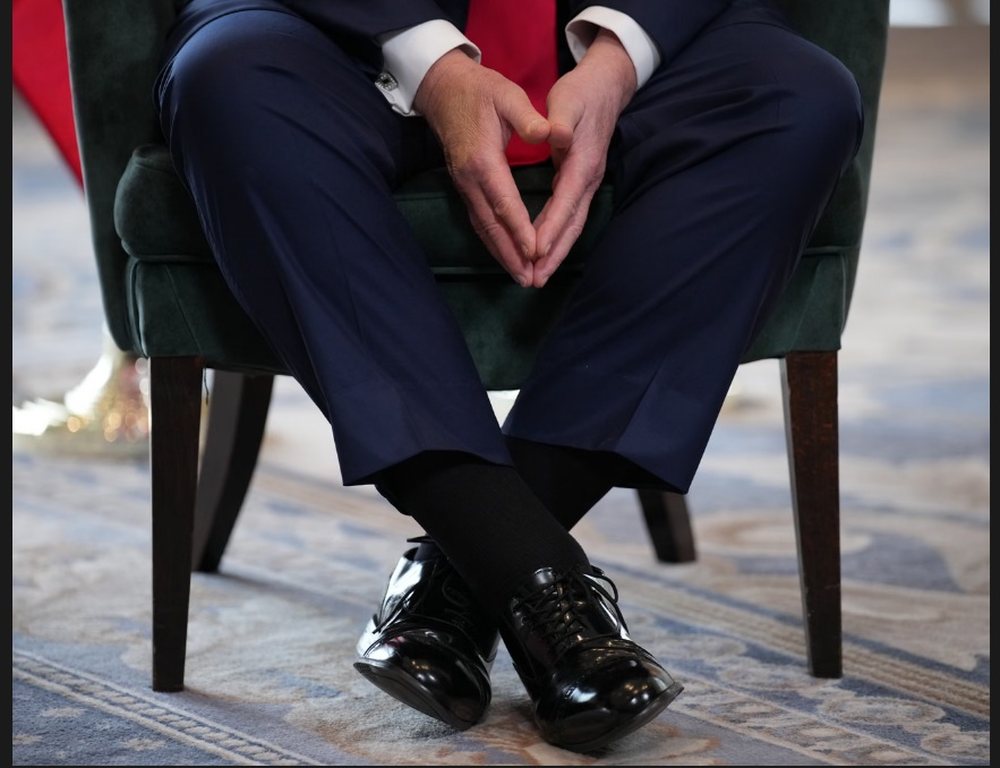 Trump fiksohet me k&euml;puc&euml;t e lira/ U ble t&euml; gjith&euml;ve