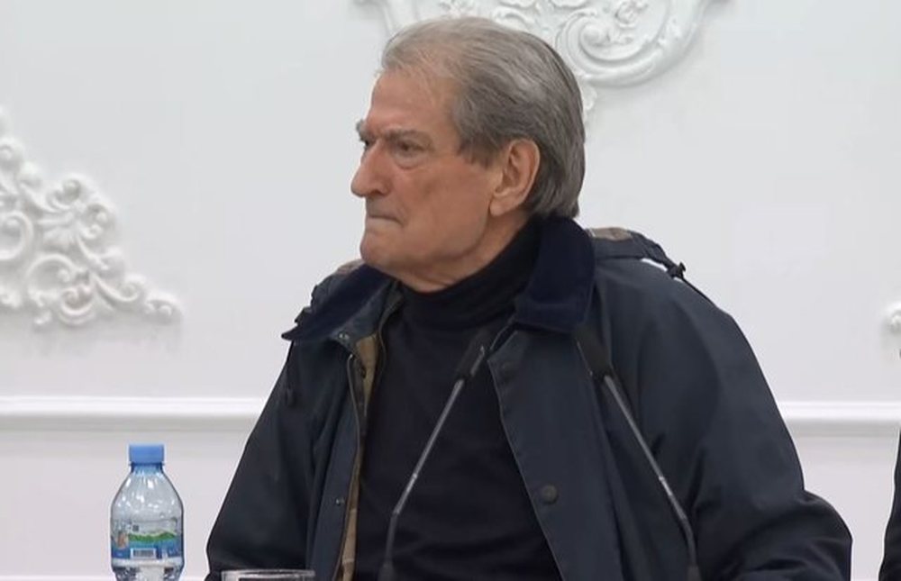 Berisha: Bonusi i pensionist&euml;ve doli 8 euro, 2 kg domate