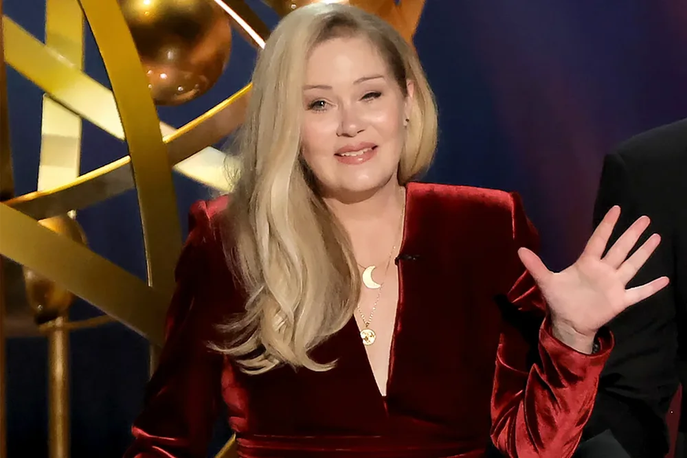 &ldquo;Po b&euml;hem m&euml; e fort&euml;&rdquo; &ndash; Christina Applegate