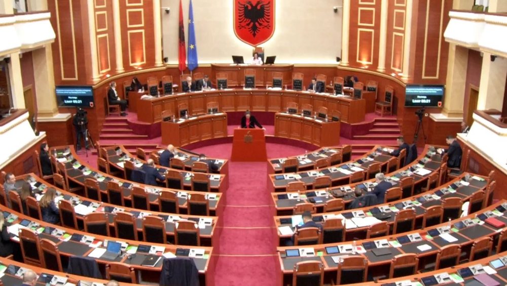 Interpleanca e Tabakut me Ibrahimajn, shumica e deputet&euml;ve braktisin