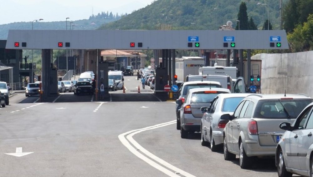 Bllokohen kamion&euml;t drejt Malit t&euml; Zi, hyn n&euml; fuqi masa n&euml;