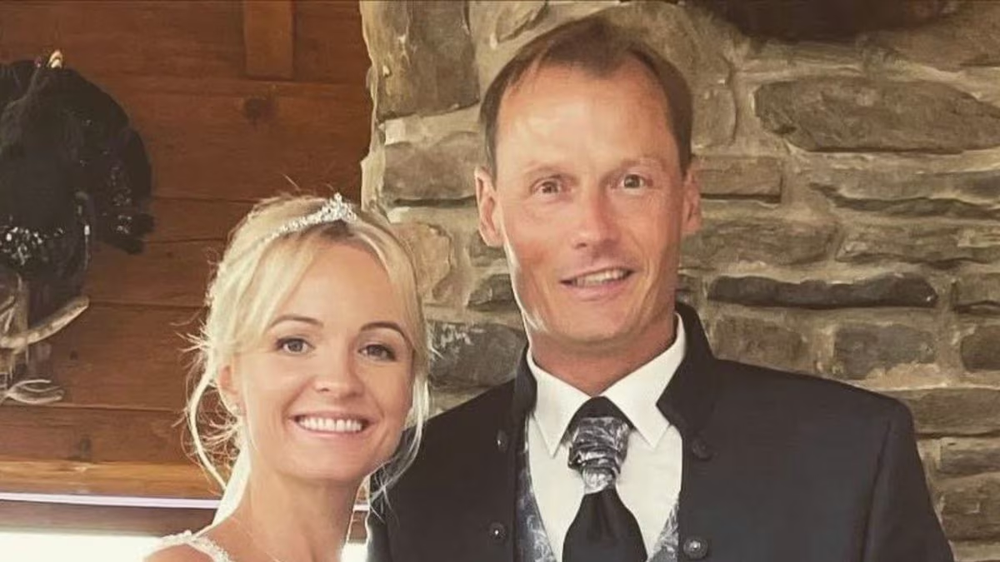 Gruaja e Manninger, Emily gjen forca t&euml; thot&euml; lamtumir&euml;: