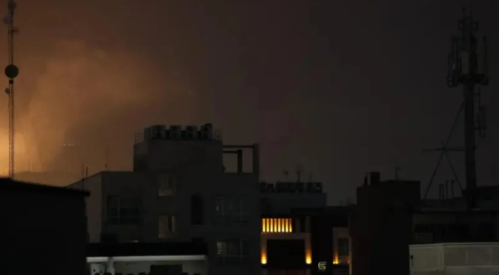 Izraeli godet objektivat ku ruheshin raketat e Iranit