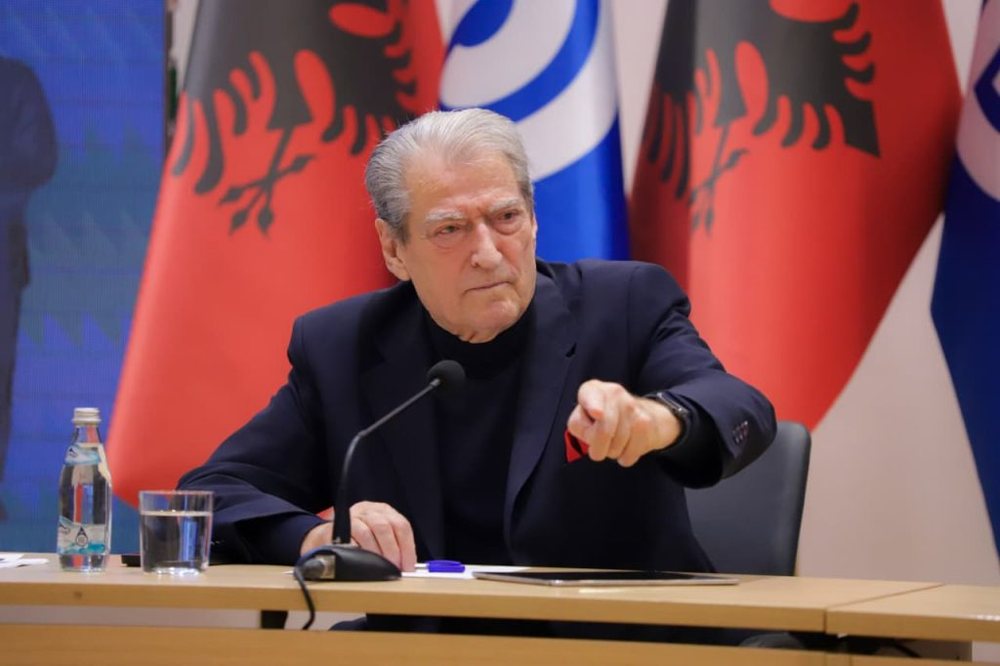 Berisha: Si ju mashtron Rama p&euml;r &ccedil;mimin e naft&euml;s