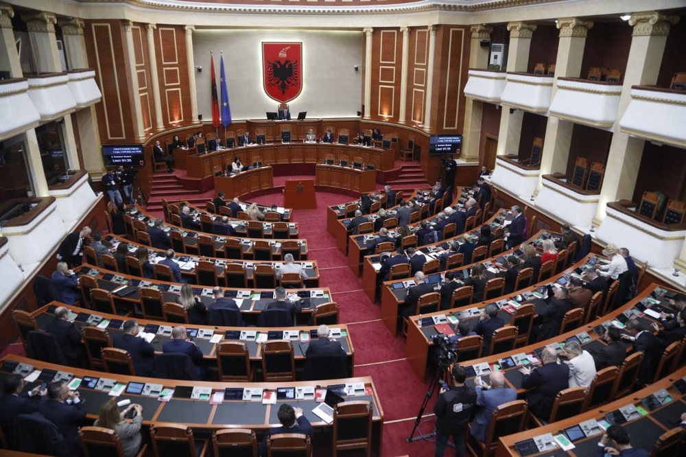 Ligji p&euml;r financimin e partive, PS k&euml;rkon opinion nga Komisioni i
