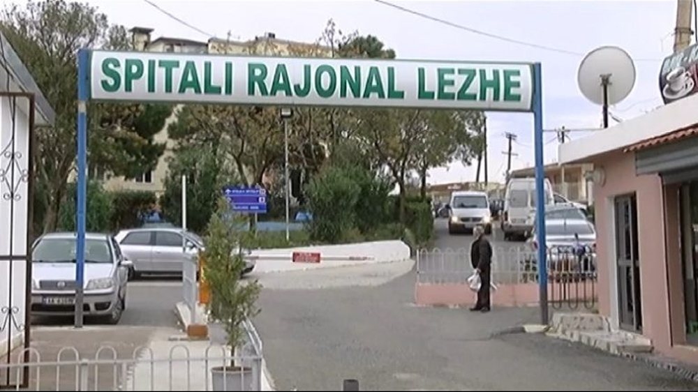 Dy raste helmimi n&euml; Lezh&euml; brenda pak or&euml;ve, mjek&euml;t