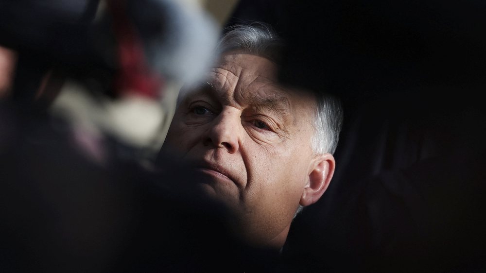 Kush humbi dhe kush fitoi nga rr&euml;zimi i Orban