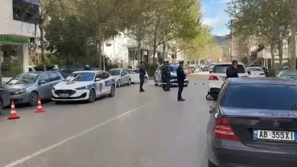 Sherri q&euml; p&euml;rfundoi n&euml; vdekjen e 63-vje&ccedil;arit, detaja nga