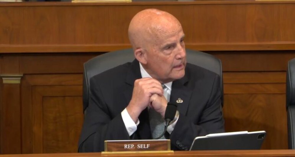 Kongresmeni amerikan Keith Self: Pse demokrat&euml;t nuk po mb&euml;shtesin