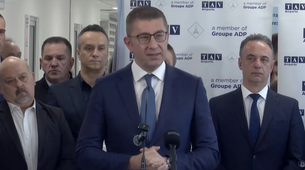 Protesta e student&euml;ve p&euml;r gjuh&euml;n shqipe, Mickoski