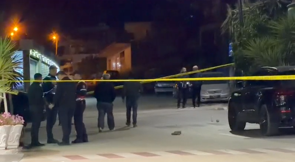 Atentati n&euml; Sarand&euml;/ Autor&euml;t me dy mjete &ldquo;Audi&rdquo;,