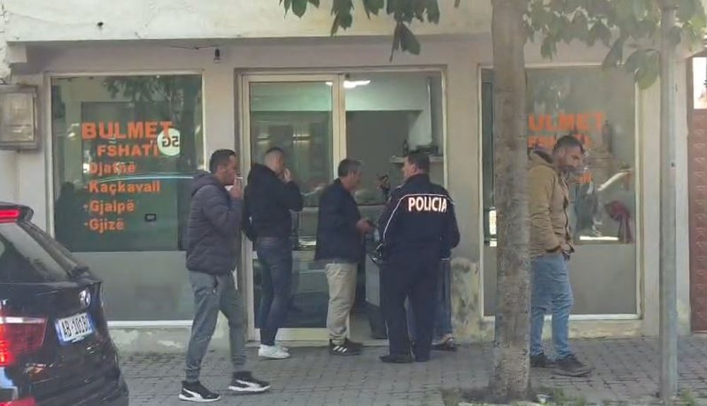 Vidhet gjat&euml; nat&euml;s nj&euml; dyqan bulmeti n&euml; Pogradec