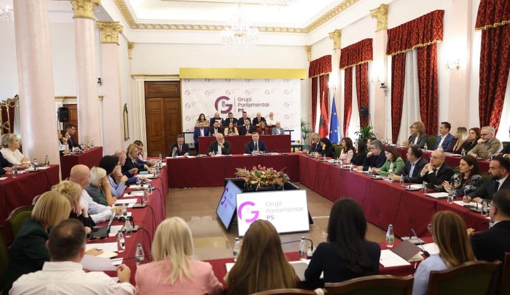 "Theksoni se jemi m&euml; af&euml;r se kurr&euml;", si i orienton zyra