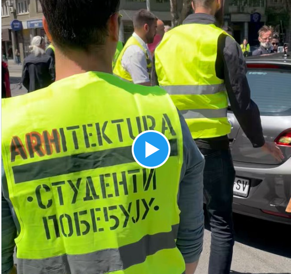 Beograd, makina futet mes protest&euml;s s&euml; student&euml;ve (VIDEO)
