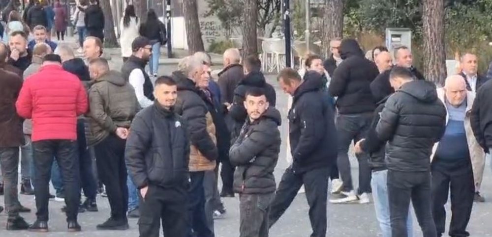 Nis grumbullimi i protestuesve të PD, policia merr masa të rrepta,