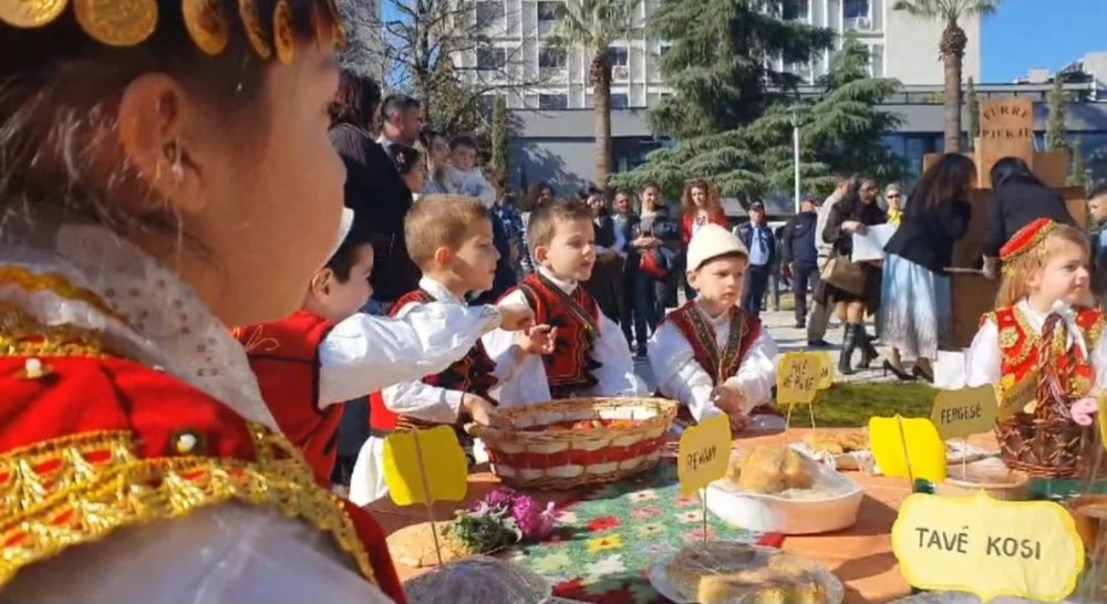 FOTO/ Elbasani nis kremtimet për festën tradicionale të