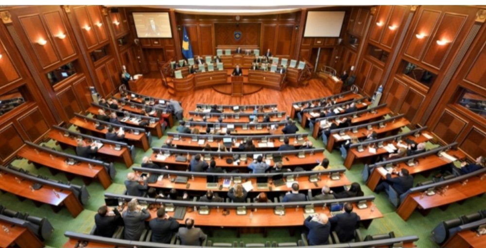 Pas dy dështimeve, vijon sot seanca në Kuvendin e Kosovës