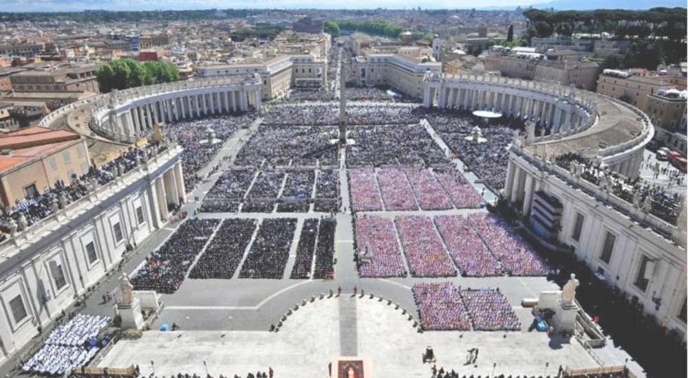 Lamtumira e fundit për Papa Françeskun, mijëra besimtarë