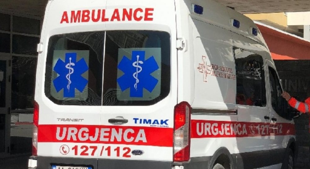 Automjeti përplas për VDEKJE drejtuesin e motorit në aksin