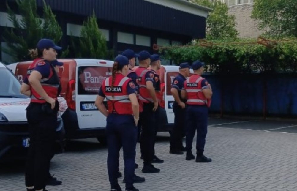 LAJMI I DITËS: Policia dhe përmbarimi zbrasin ambientet e televizionit