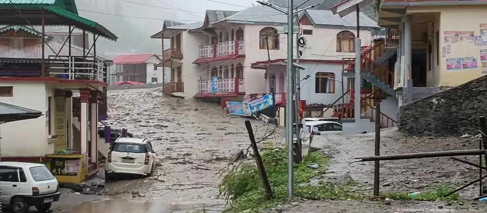 Indi/ Uttarakhand goditet nga përmbytjet , 4 viktima dhe 50 të zhdukur