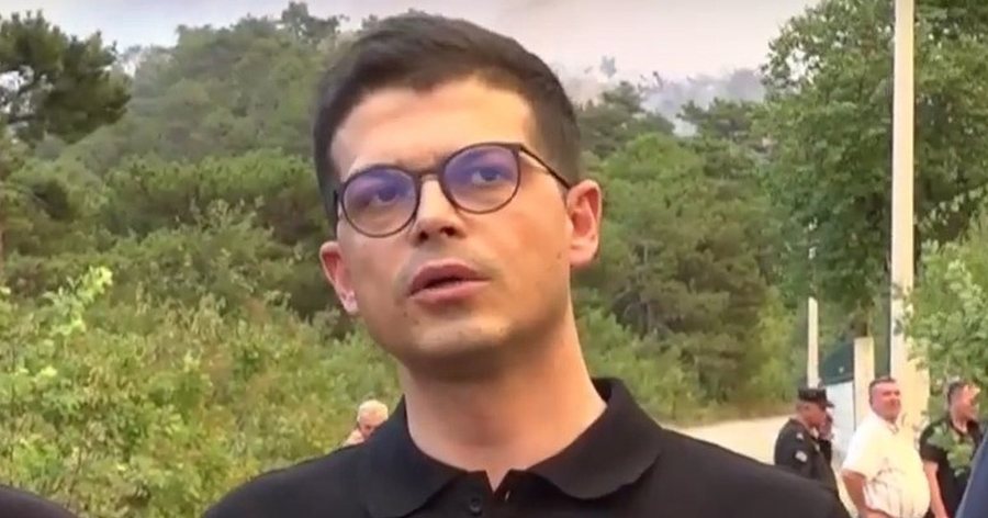 Zjarret në Gramsh, banorët evakuohen/ Ministrat në terren, 22