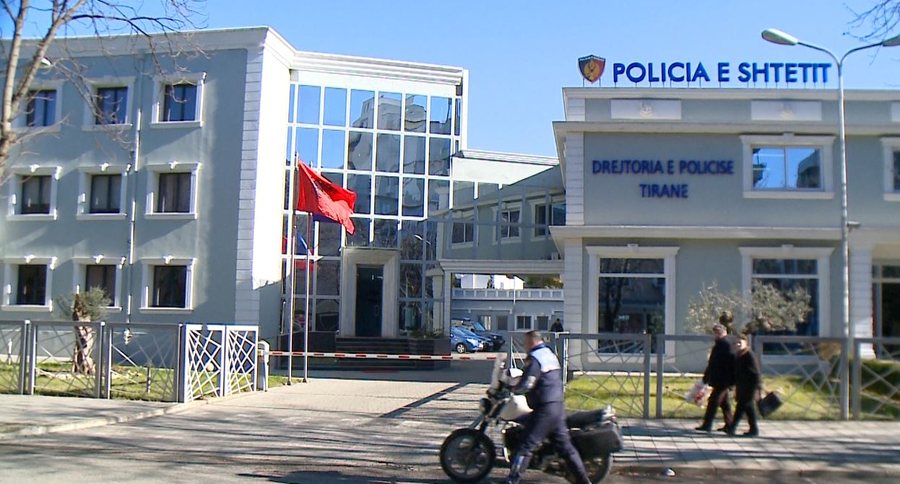 POLICIA e Tiranës në alarm: Gjimnazisti kërcënon