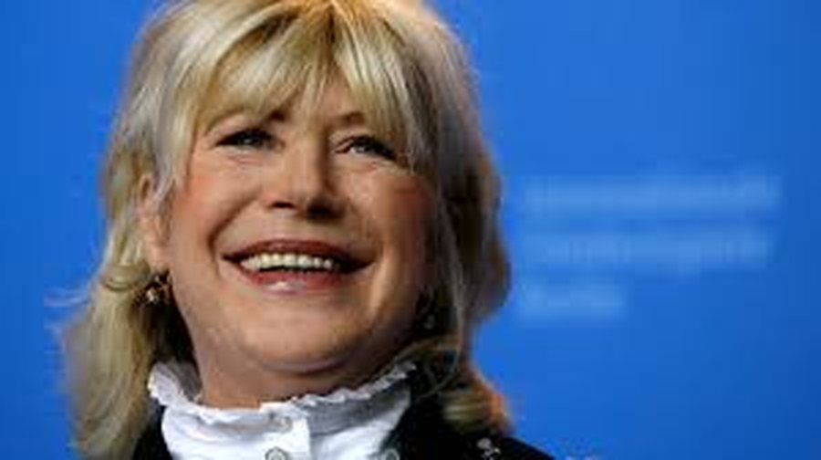 PROFIL/ Shuhet këngëtarja e famshme Marianne Faithfull, ikona e