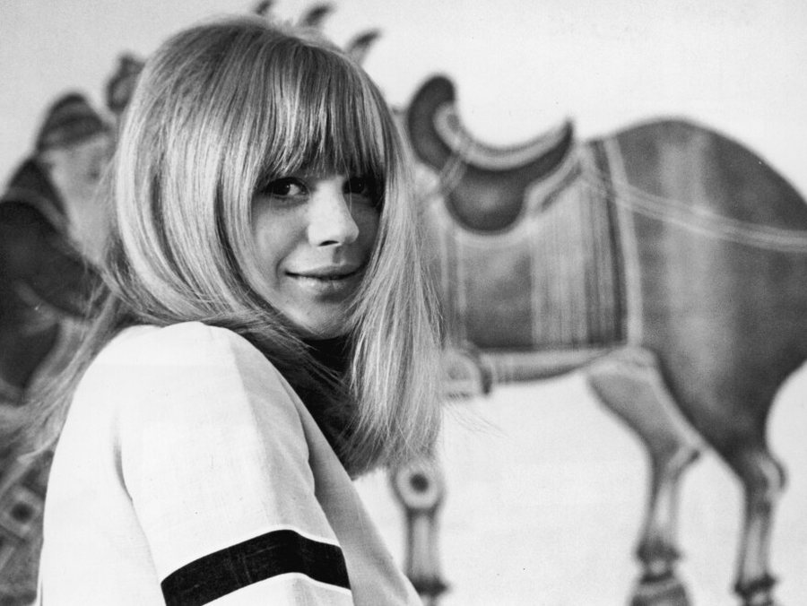 PROFIL/ Shuhet këngëtarja e famshme Marianne Faithfull, ikona e