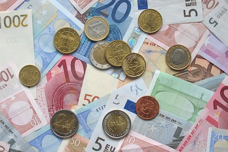 KËMBIMI VALUTOR 10 shkurt 2025/ Euro dhe dollari drejt