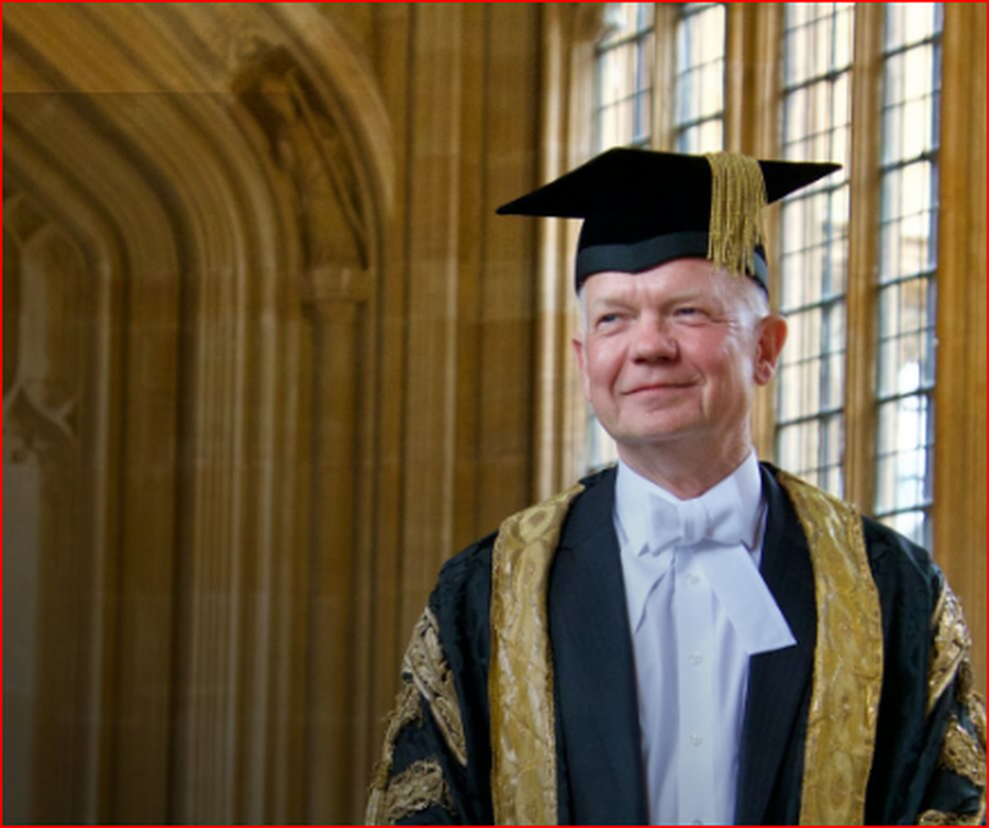 Lord Hague betohet si kancelar i 160-të i Universitetit të Oksfordit