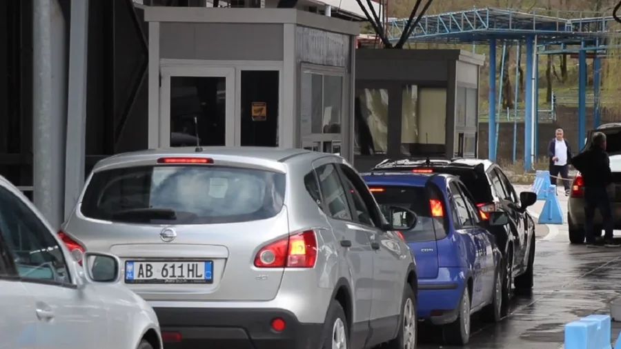 Doganierët grekë në protestë, bllokohet nesër pika