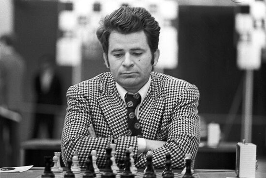 Shuhet legjenda e Shahut, Boris Spassky, u shpall kampion bote në