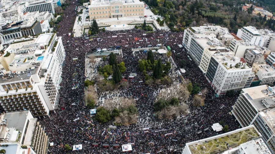 FOTO E DITËS: Mijëra njerëz marshojnë sot në