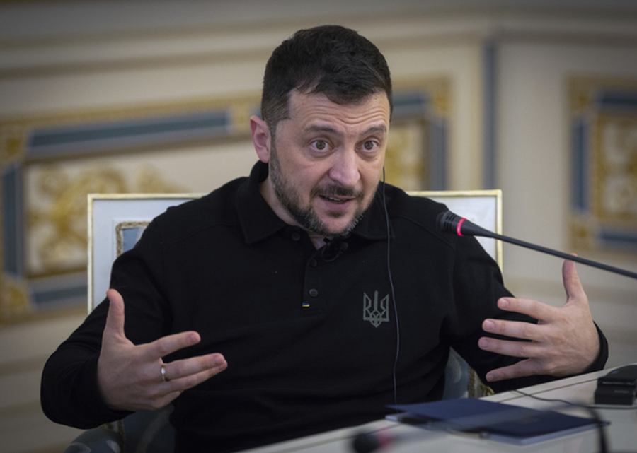 Bluza polo e Zelensky bën namin me shitjet, porositet masivisht edhe