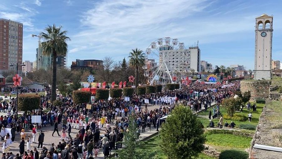 FOTO E DITËS: Elbasani feston Ditën e Verës sipas traditës