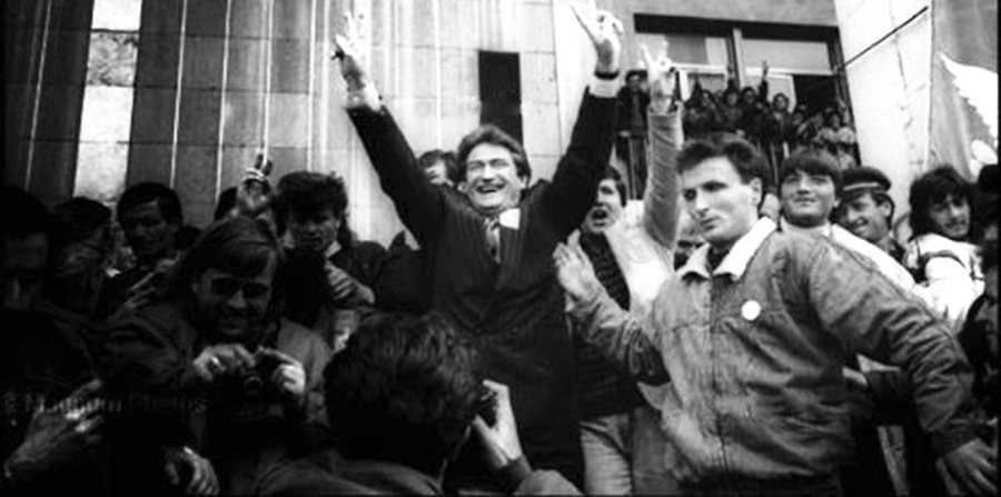 14 mars 1997, si sot 28 vite më parë/ Tirana në prag të