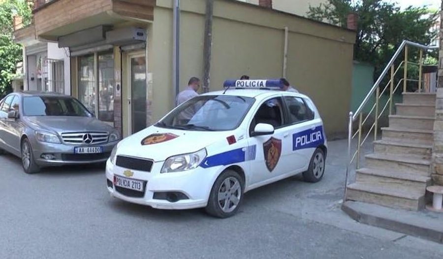 " Furtunë" arrestimesh në Gjirokastër, vihen në