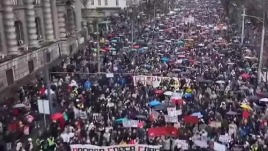 Shpërthejnë PROTESTAT në Meksikë, mijëra mësues