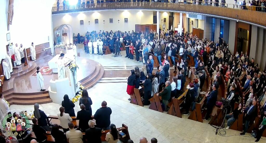 Besimtarët e krishterë kremtojnë Pashkën