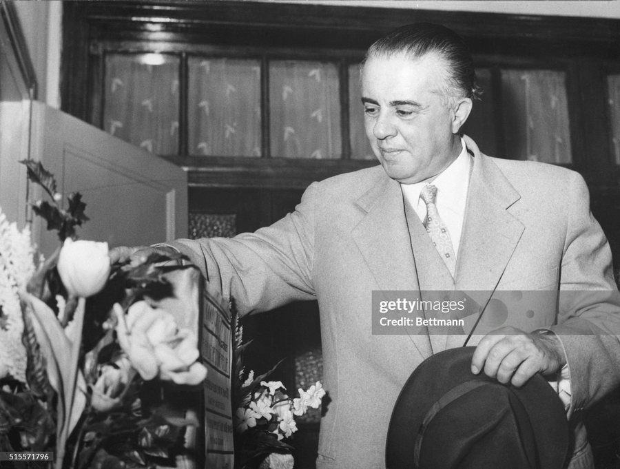 FOTO HISTORIKE/ Kur Enver Hoxha votonte në vitin 1967 për
