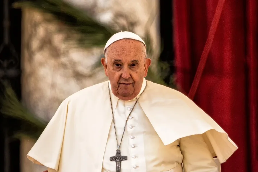 Ndarja nga Jeta e Papa Françeskut/ Qeveria shqiptare shpalli ditë