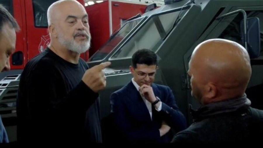 "Këtu çdo gjë zgjidhet me lekë", Rama