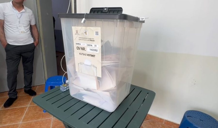 Numërohen 12 kutitë e para në qarkun e FIERIT, ja sa vota ka