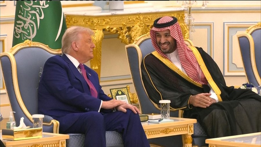 Trump mbërrin në Arabinë Saudite, vlerëson princin e