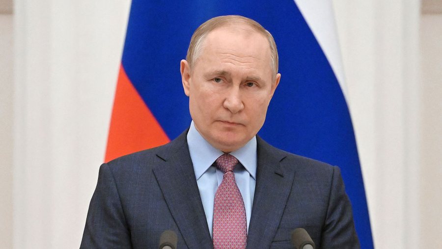 Ish-shefi i CIA-s paralajmëron: Putin do të SULMOJË