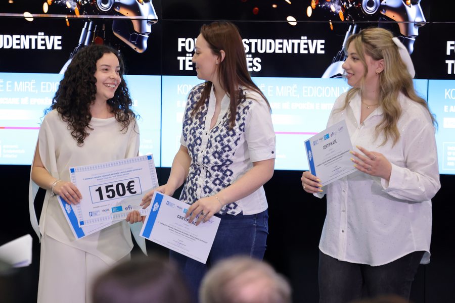 Konkursi në UET për ndikimin e AI në tregjet financiare/